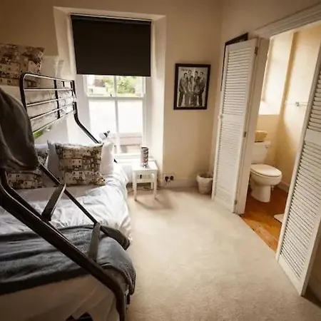 Casa vacanze 14 Wolfe Tone Square 5 Bed Townhouse *