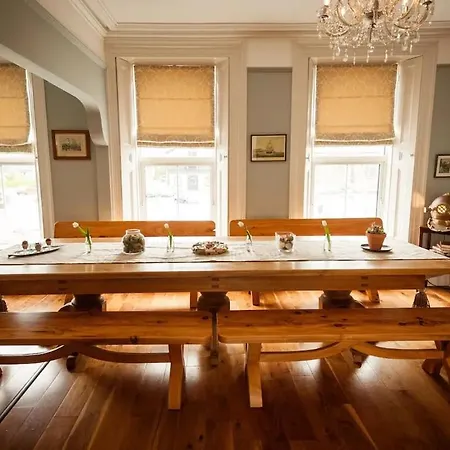 14 Wolfe Tone Square 5 Bed Townhouse