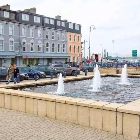 14 Wolfe Tone Square 5 Bed Townhouse * Bantry