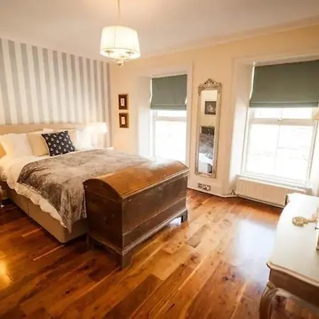 Casa vacanze 14 Wolfe Tone Square 5 Bed Townhouse